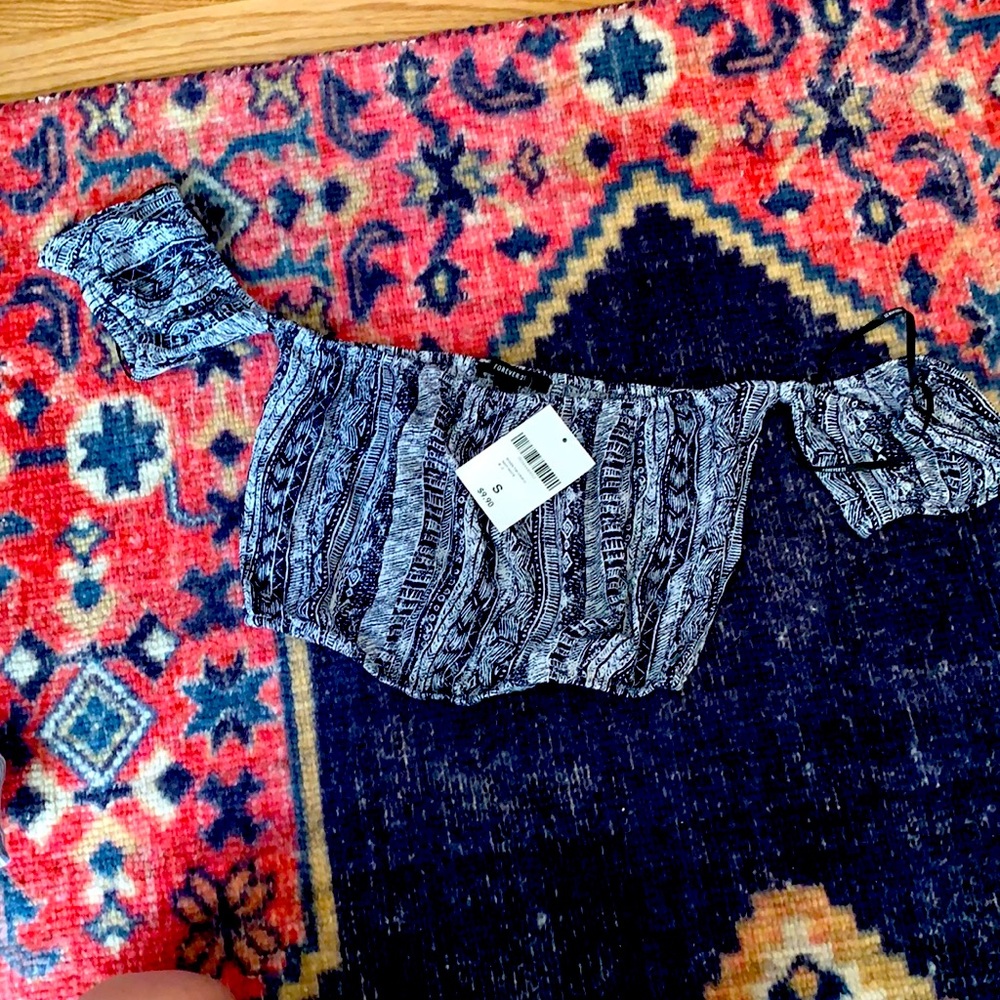 Cute navy & white small crop top! NWT